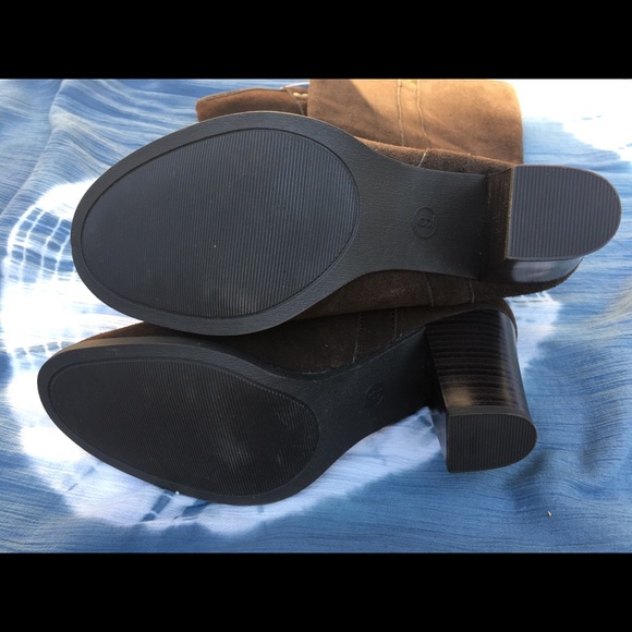 BROWN SUEDE TALL HEEL BOOTS 8.5 MEDIUM - Picture 10 of 10